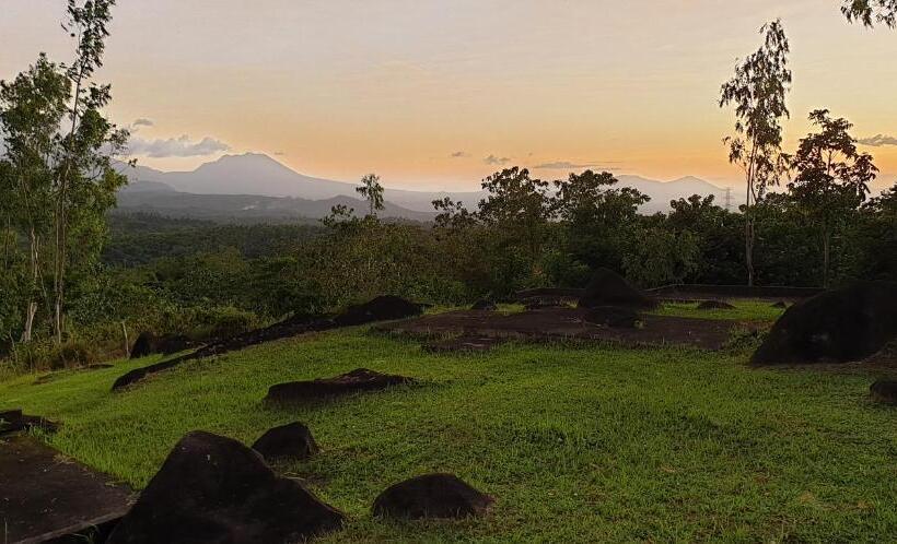 Spacio Caliraya Bed & Breakfast