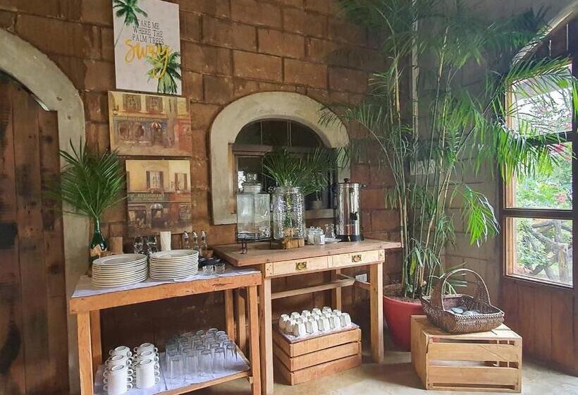 Spacio Caliraya Bed & Breakfast