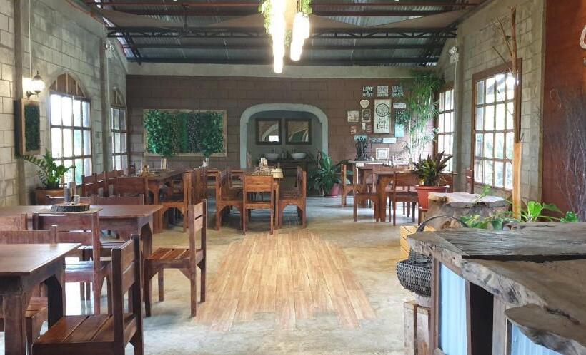 Spacio Caliraya Bed & Breakfast