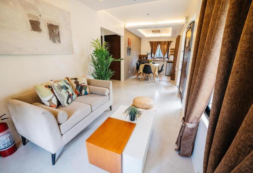 Spacio Caliraya Bed & Breakfast