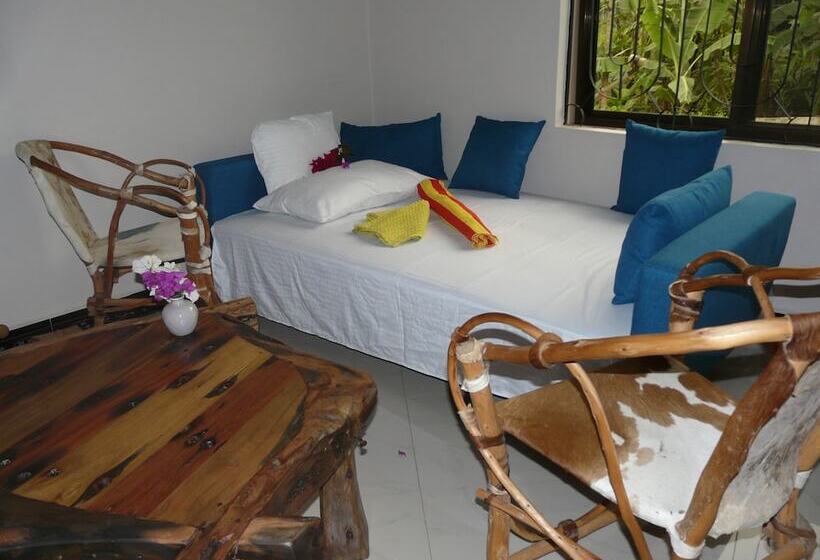 Banana House   Hostel