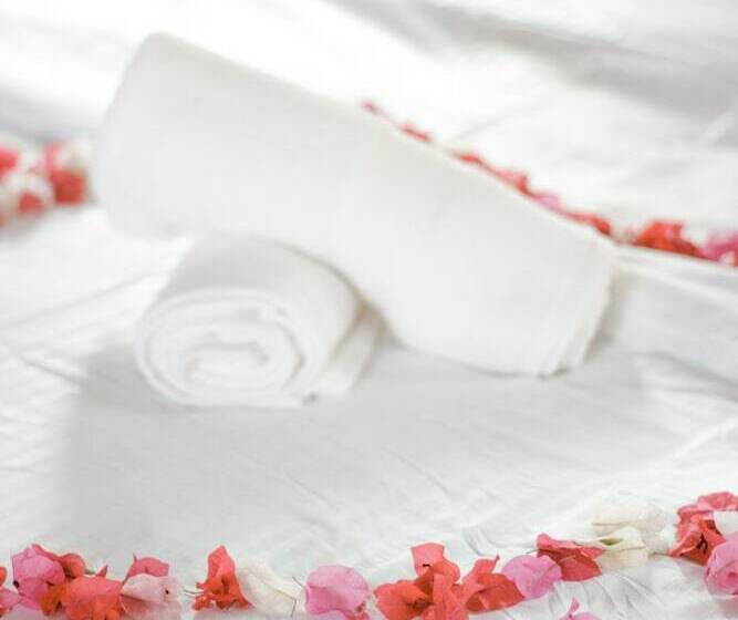 هتل Indai Aquasports And Resort