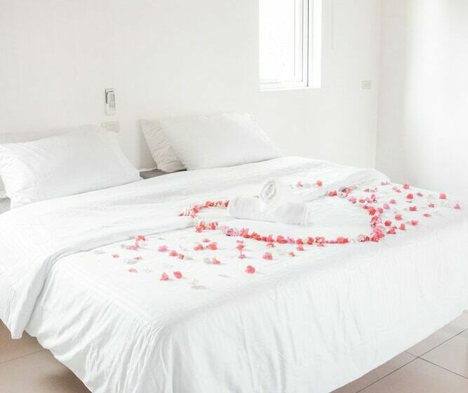 هتل Indai Aquasports And Resort