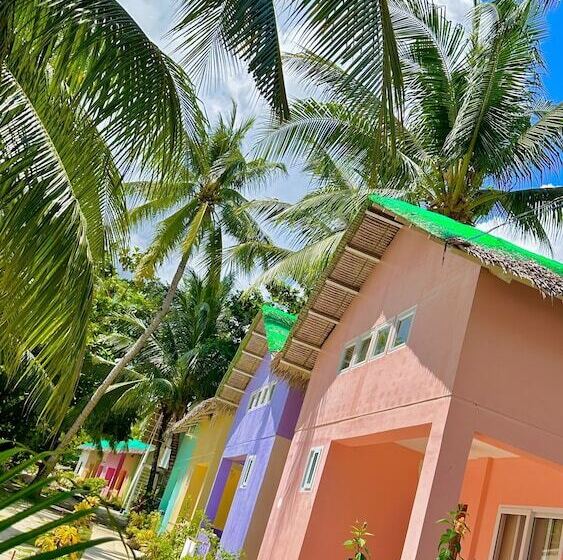 هتل Indai Aquasports And Resort