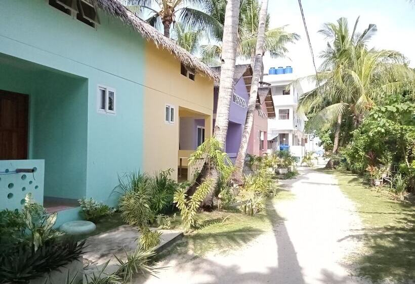 هتل Indai Aquasports And Resort