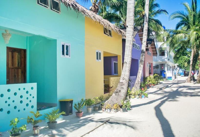 هتل Indai Aquasports And Resort