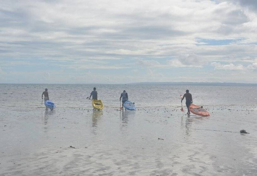 هتل Indai Aquasports And Resort