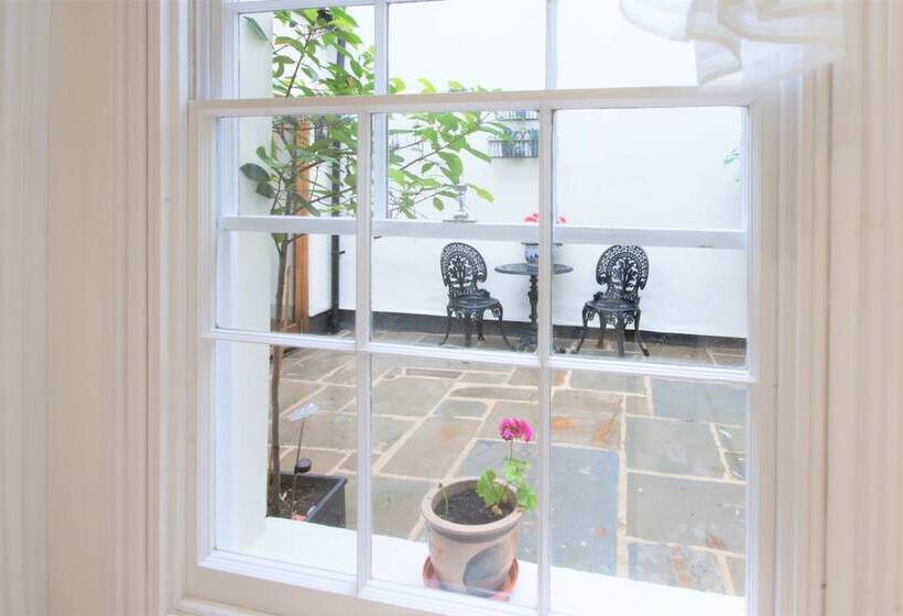 ホテル Luxury Apartments Rodney Road