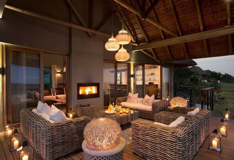 בית מלון כפרי Mhondoro Safari Lodge & Villa