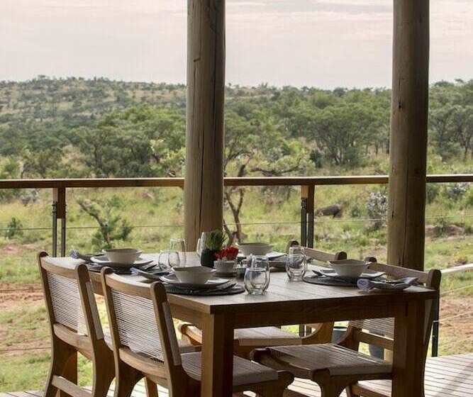 בית מלון כפרי Mhondoro Safari Lodge & Villa