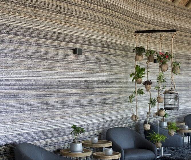 בית מלון כפרי Mhondoro Safari Lodge & Villa