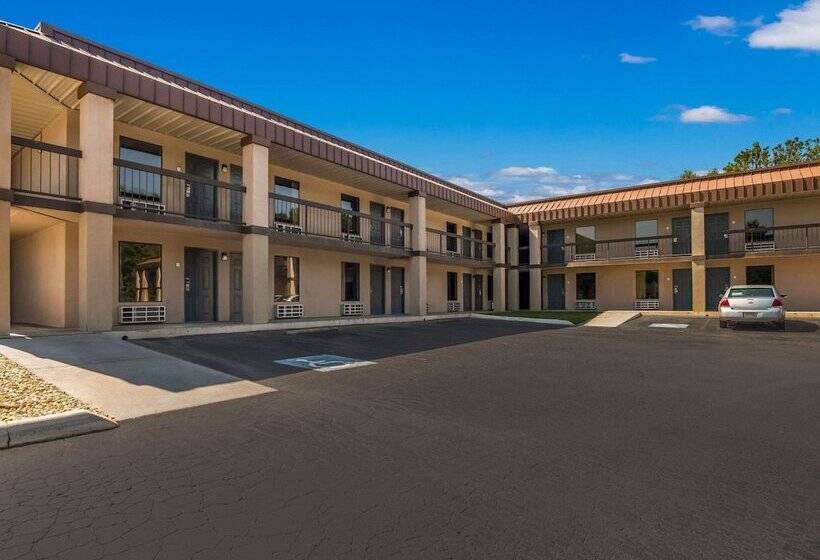 فندق Rodeway Inn