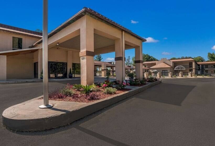 فندق Rodeway Inn