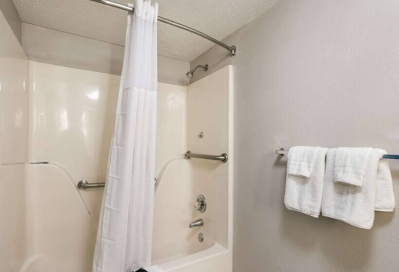 فندق Rodeway Inn