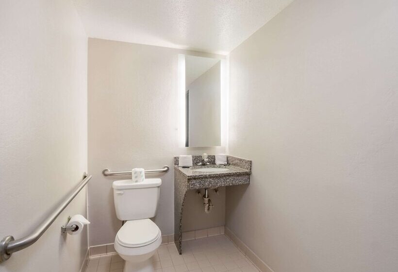 فندق Rodeway Inn