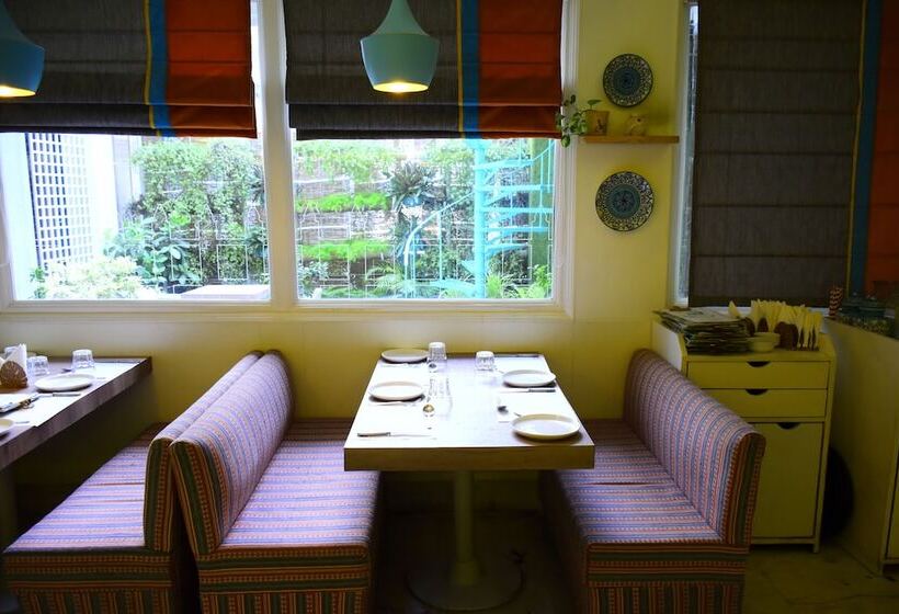 Отель Samrat A Heritage