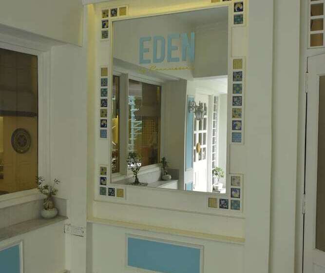 Отель Samrat A Heritage