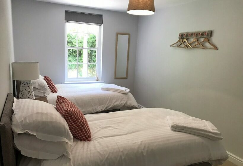 Пансион Glebe House