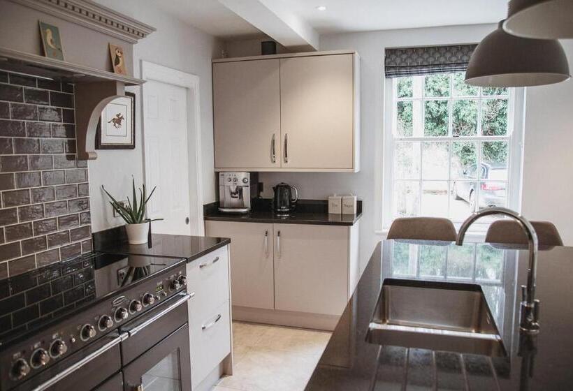 Пансион Glebe House