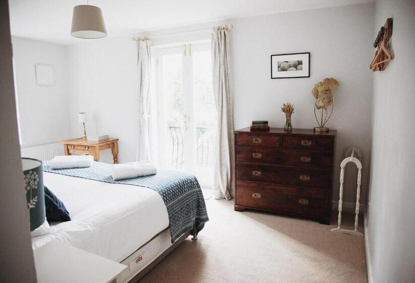 Пансион Glebe House