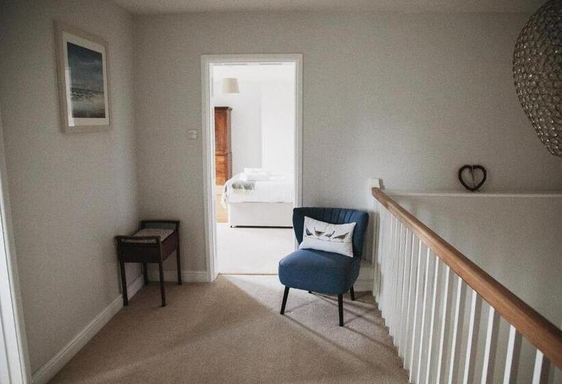 Пансион Glebe House