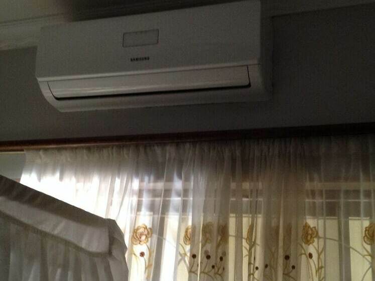 پانسیون Mzunguu Safari Lodge