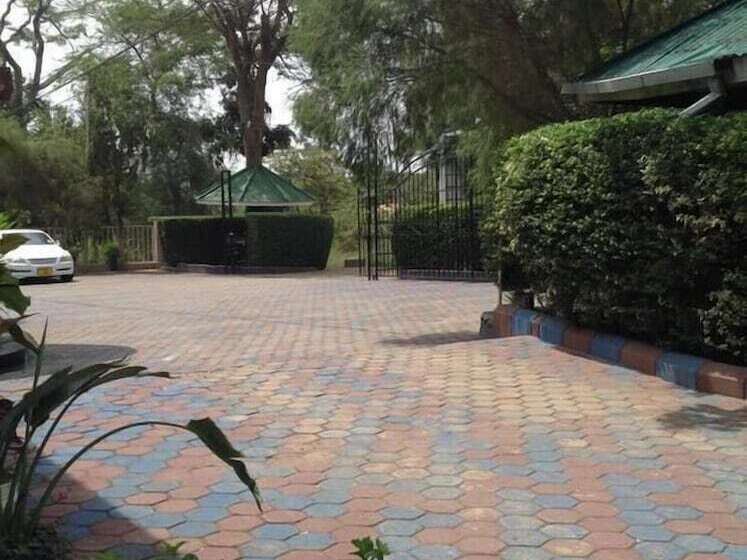 پانسیون Mzunguu Safari Lodge