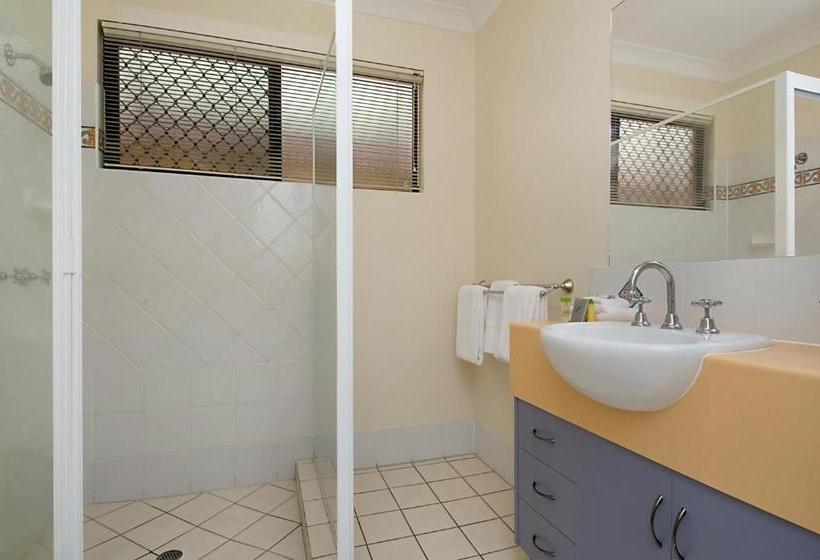 Central Plaza Apartments