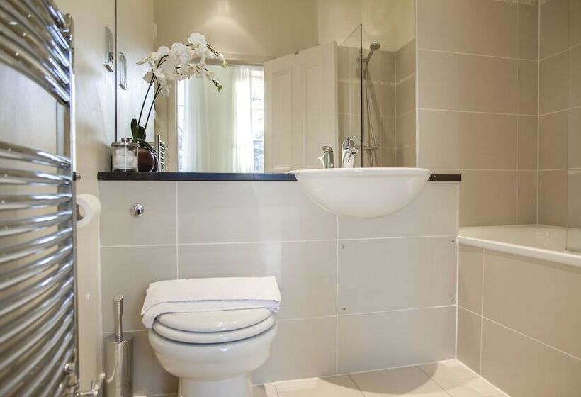 Clarendon Luxury Apartments