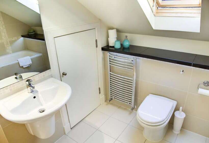 Clarendon Luxury Apartments