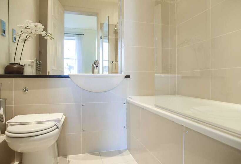 Clarendon Luxury Apartments