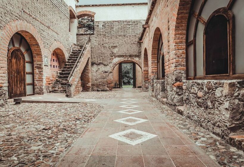 Hacienda Sepulveda Hotel & Spa