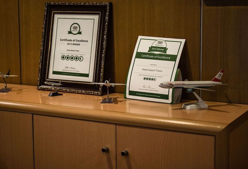 호텔 Airport  Tirana