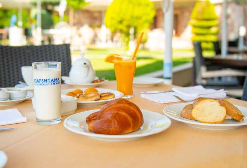 호텔 Airport  Tirana