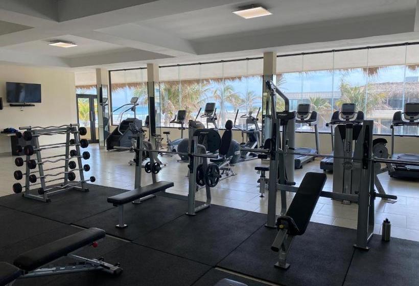 فندق Arenas Del Mar Resort