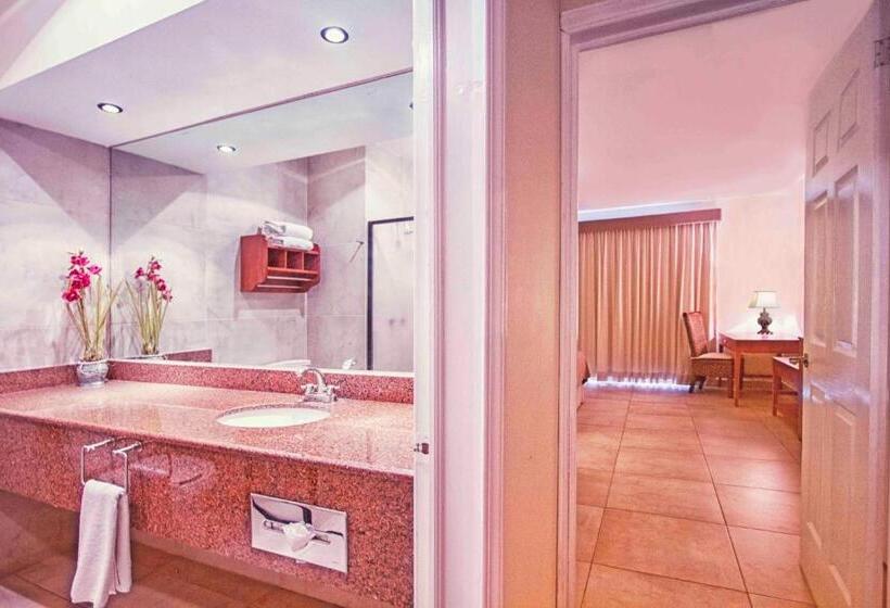 فندق Arenas Del Mar Resort