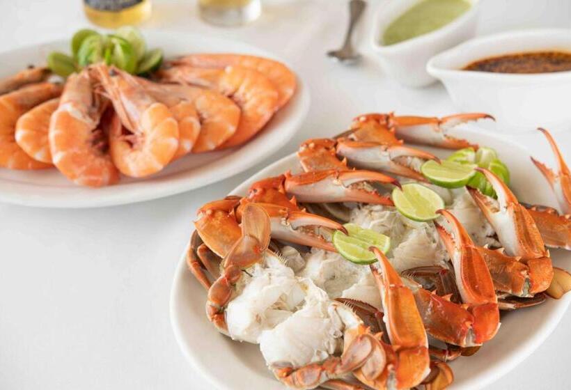 فندق Arenas Del Mar Resort