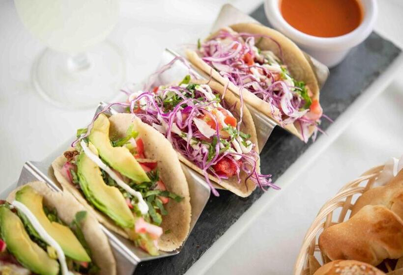 فندق Arenas Del Mar Resort