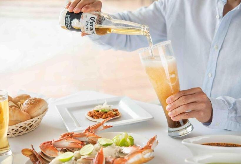 فندق Arenas Del Mar Resort