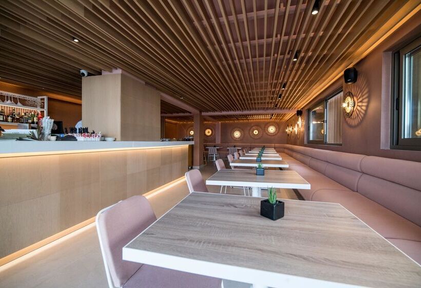 Akasha Beach Hotel & Spa