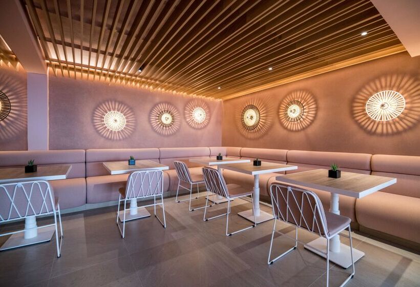 Akasha Beach Hotel & Spa