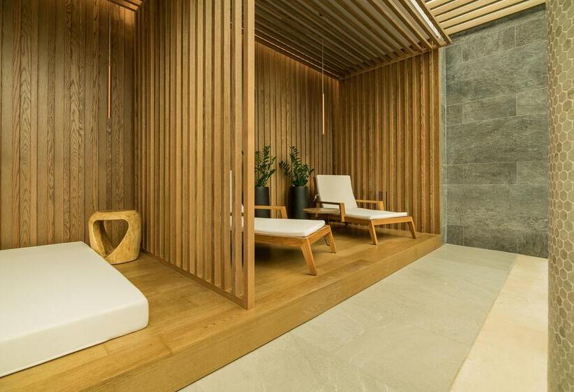 Akasha Beach Hotel & Spa