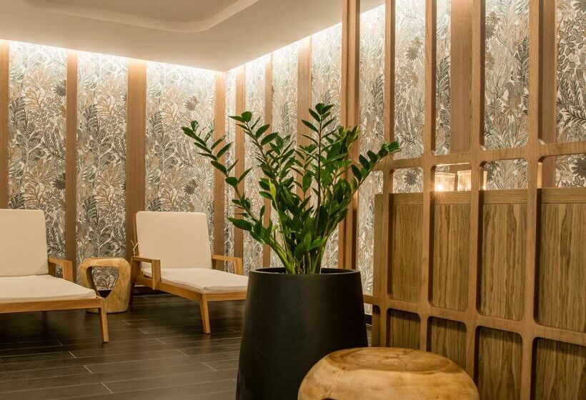 Akasha Beach Hotel & Spa