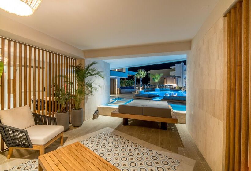 Akasha Beach Hotel & Spa