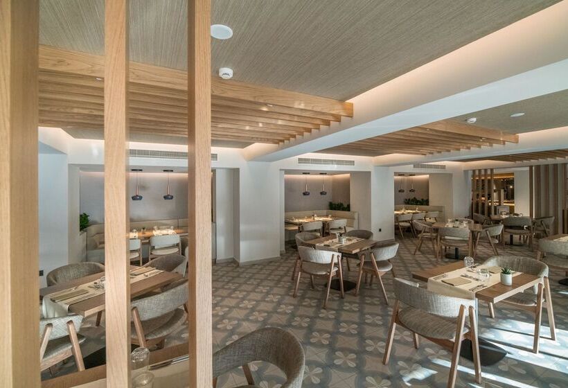 Akasha Beach Hotel & Spa