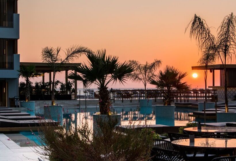 Akasha Beach Hotel & Spa