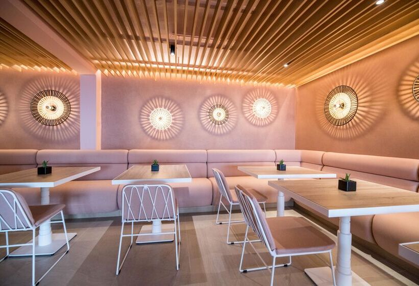 Akasha Beach Hotel & Spa