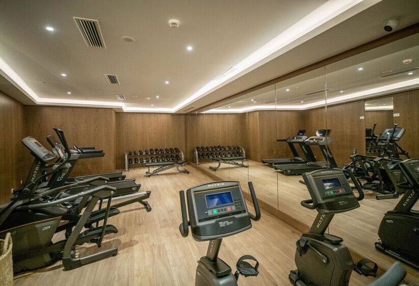 Akasha Beach Hotel & Spa