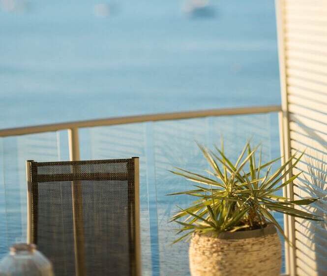 בית מלון כפרי At Marina Shores