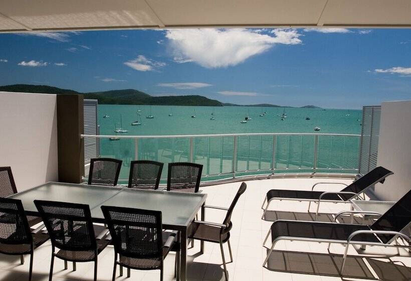 בית מלון כפרי At Marina Shores